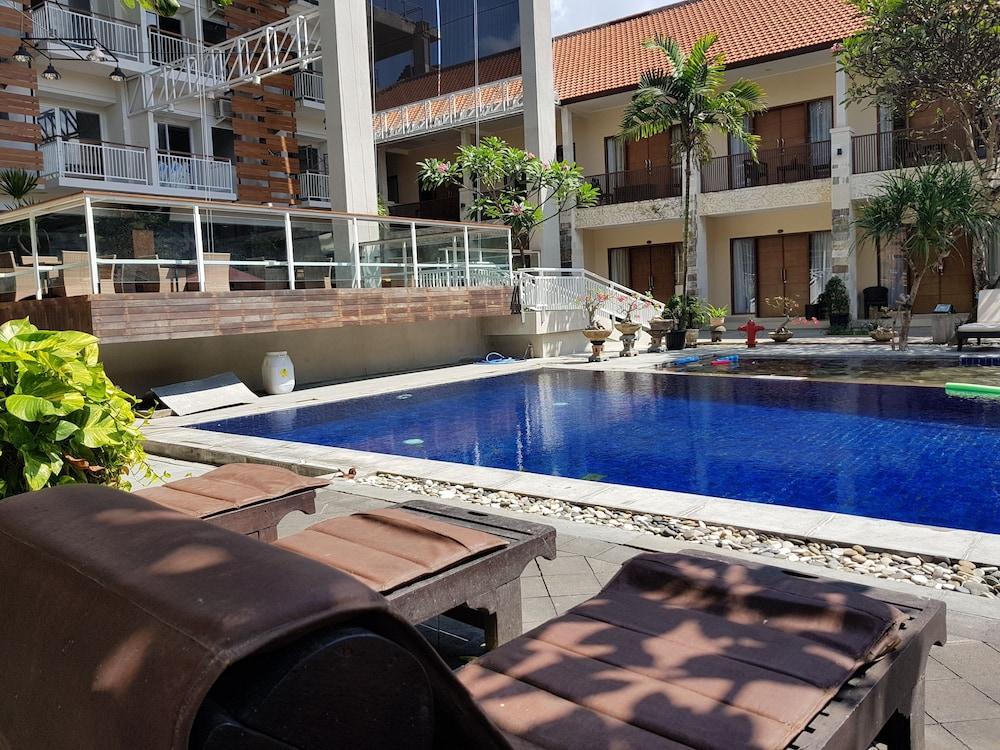 New Garden View Resort Legian Exteriör bild