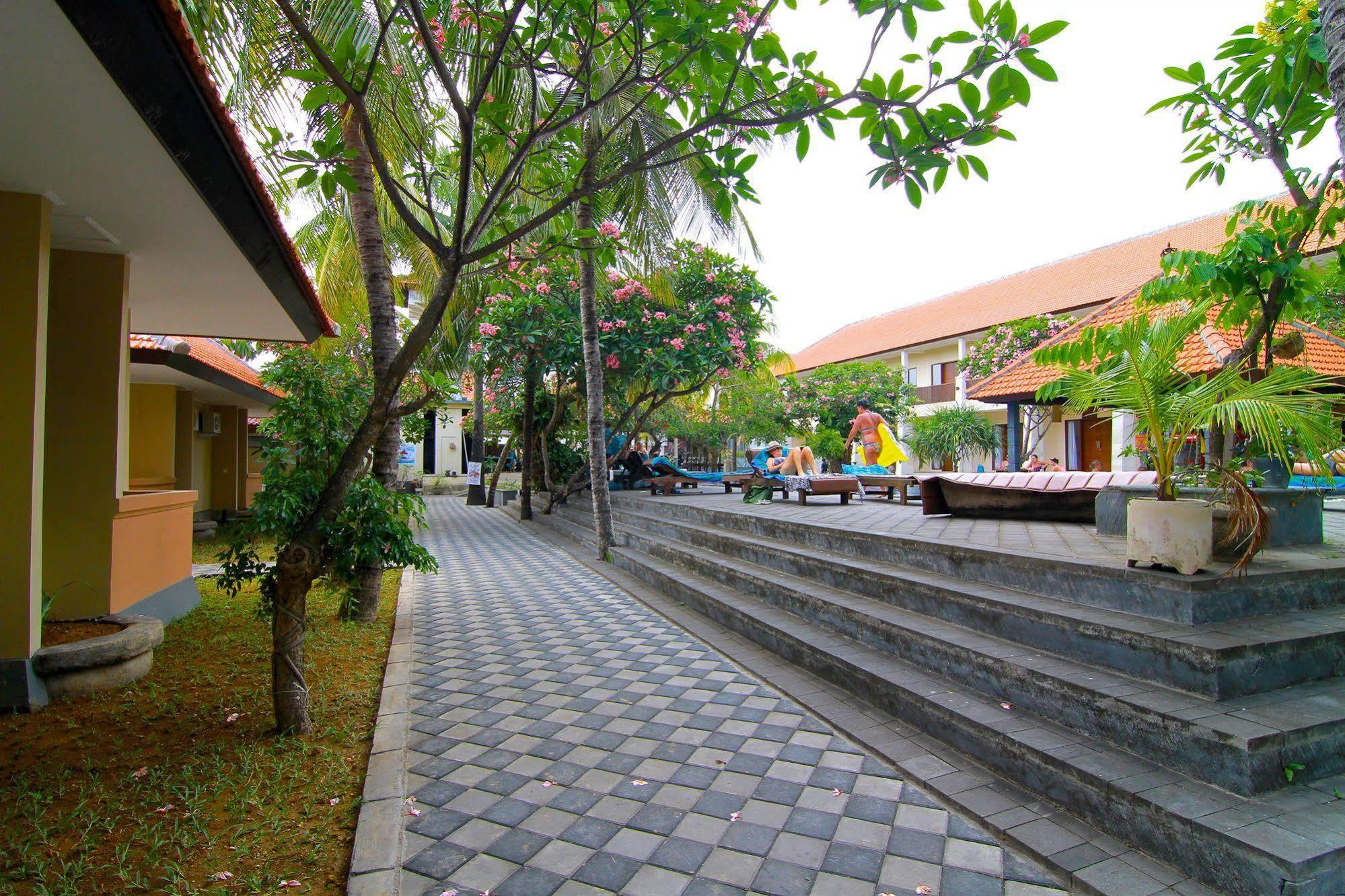 New Garden View Resort Legian Exteriör bild